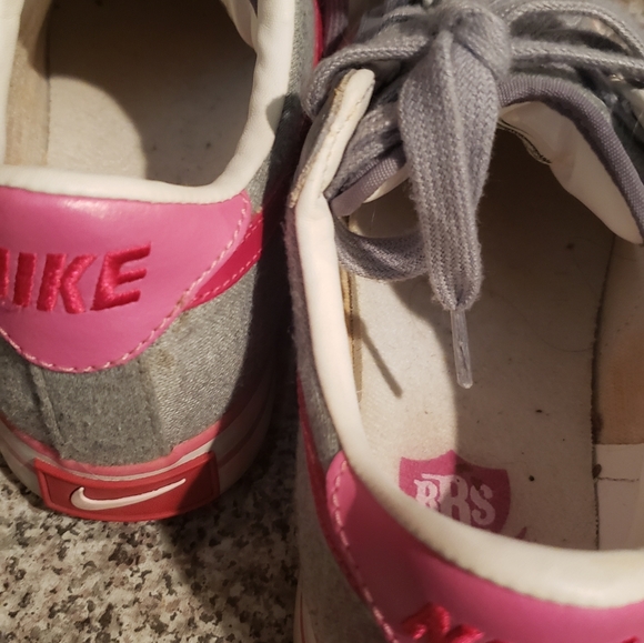 Retro nikes - Picture 2 of 6